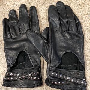 WOMENS BLACK STUDDED CUTOUT LEATHER GLOVES HARLEY DAVISON GUC MOTO STYLE